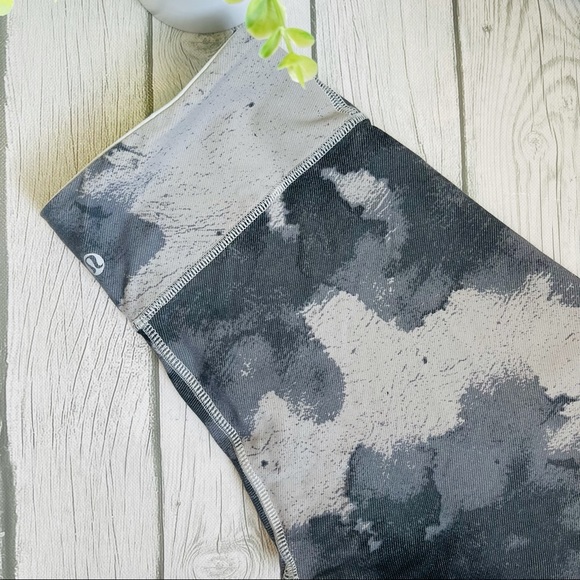 Lululemon Wunder Under Pant 4 - Picture 8 of 12